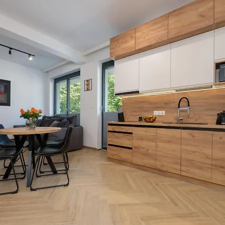 Apartament Rozewska 30 *