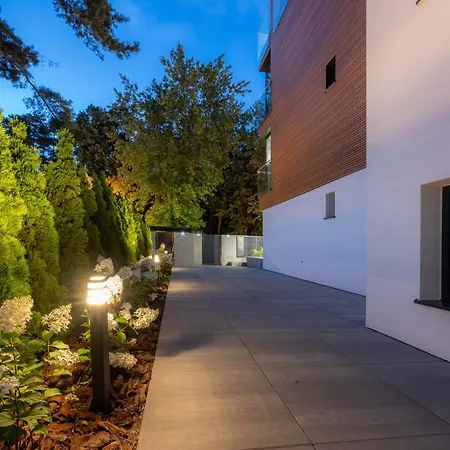 公寓 Rozewska 30 *