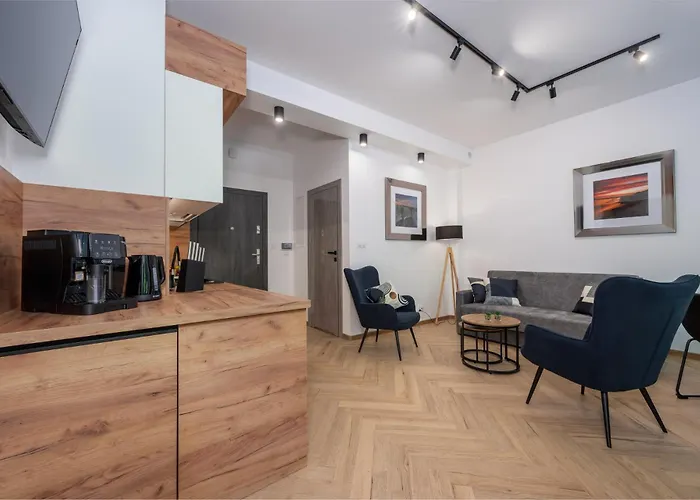 Rozewska 30 * Jastrzębia Góra