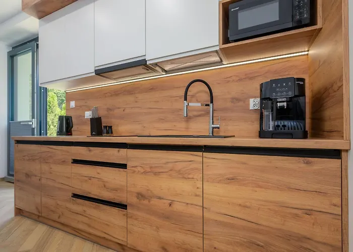 Rozewska 30 * Jastrzębia Góra